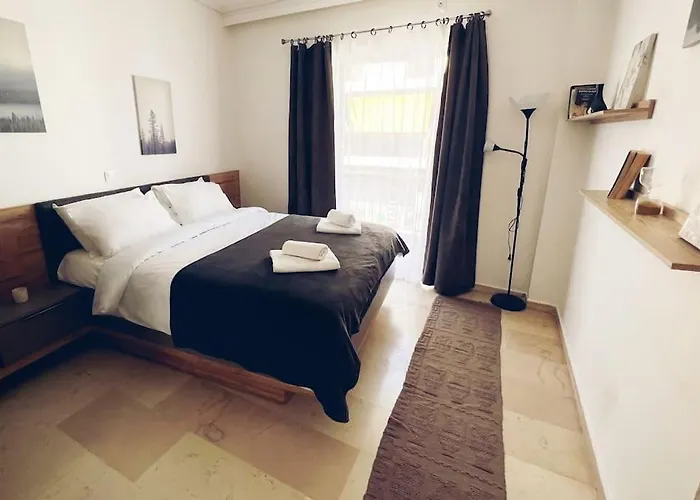 Minimal 3Br Apartment In Athens