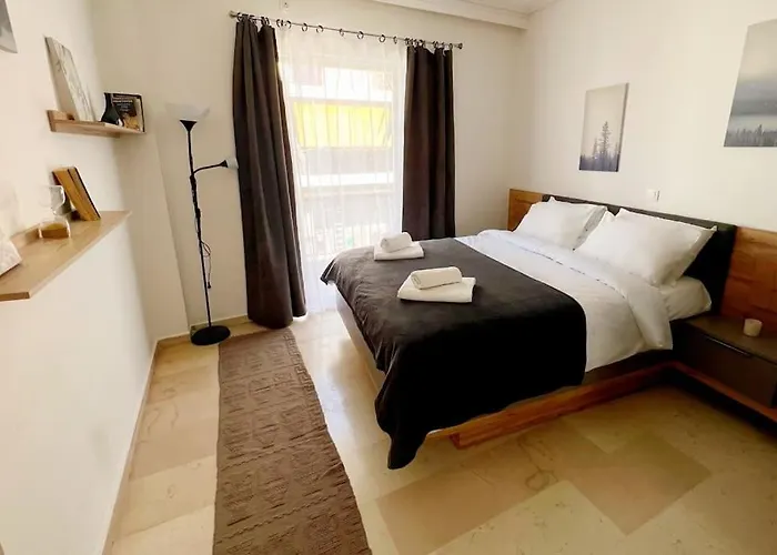 Minimal 3Br Apartment In Athens