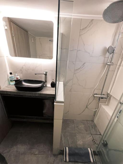 Minimal 3br In * Athene